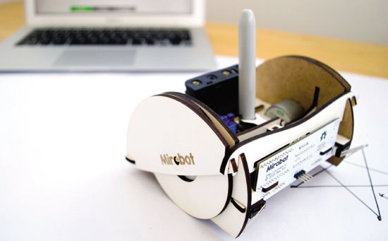 Fichier:MIROBOT 01.jpg